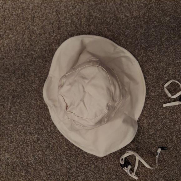 Double-Sided Bucket Hat - Picture 5 of 9